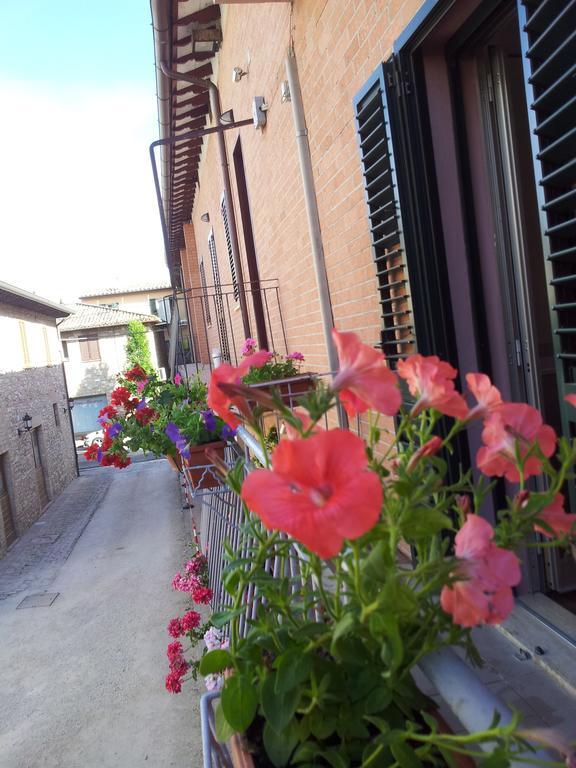 La Corte Degli Angeli Locazioni Turistiche Assisi Pokoj fotografie